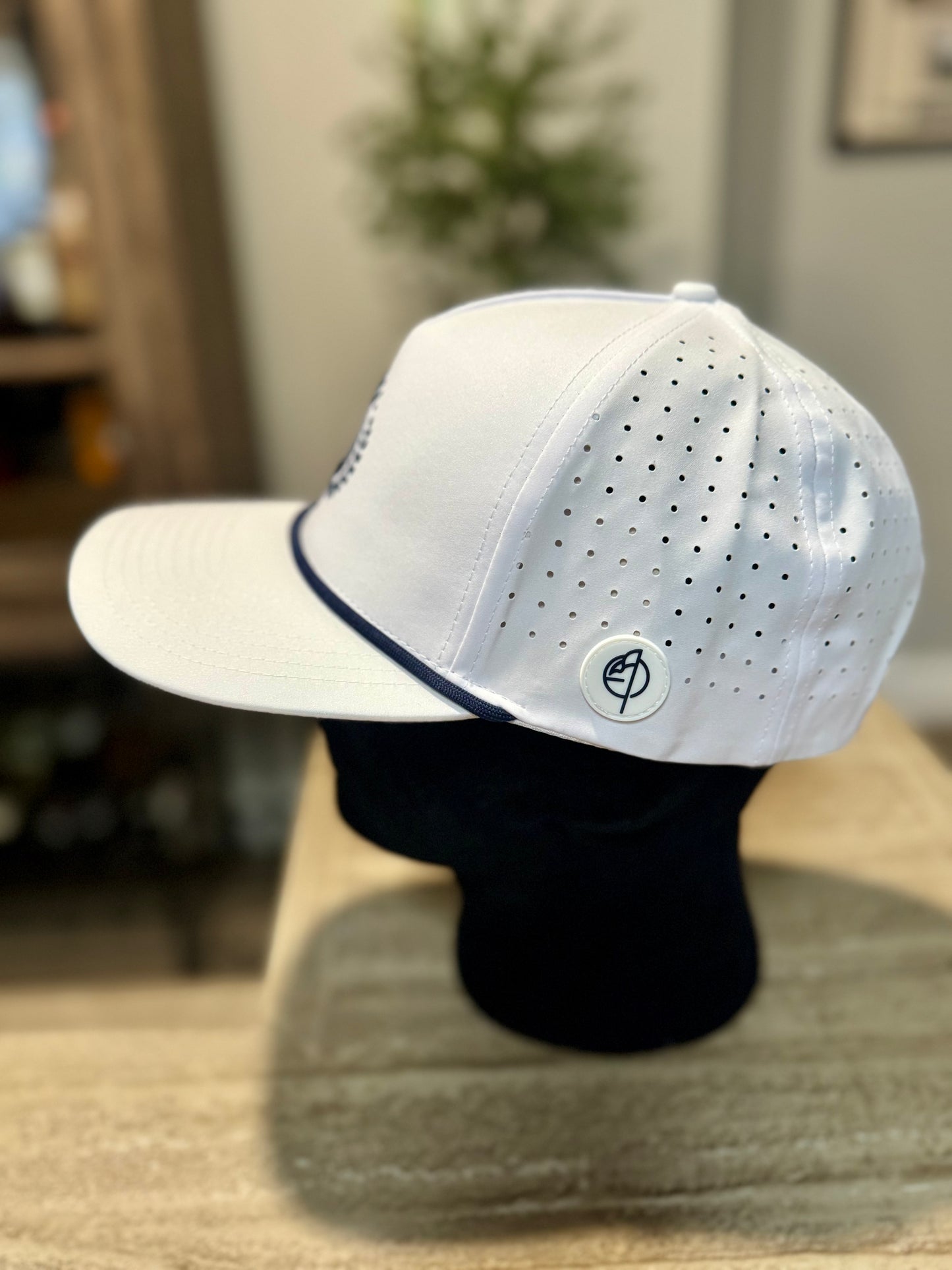 The White Crowned Classic Hat